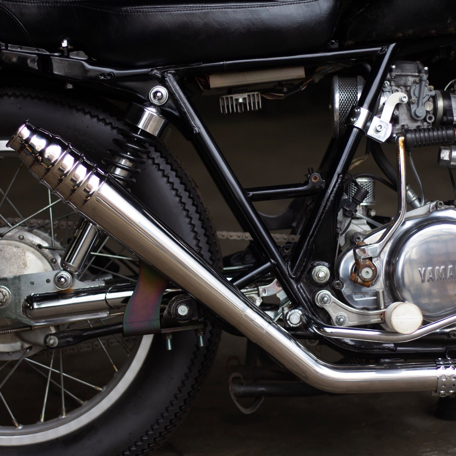 SR400/500用 69メガホン 新型スリップオン アップ キャブ車 MOTOR ROCK