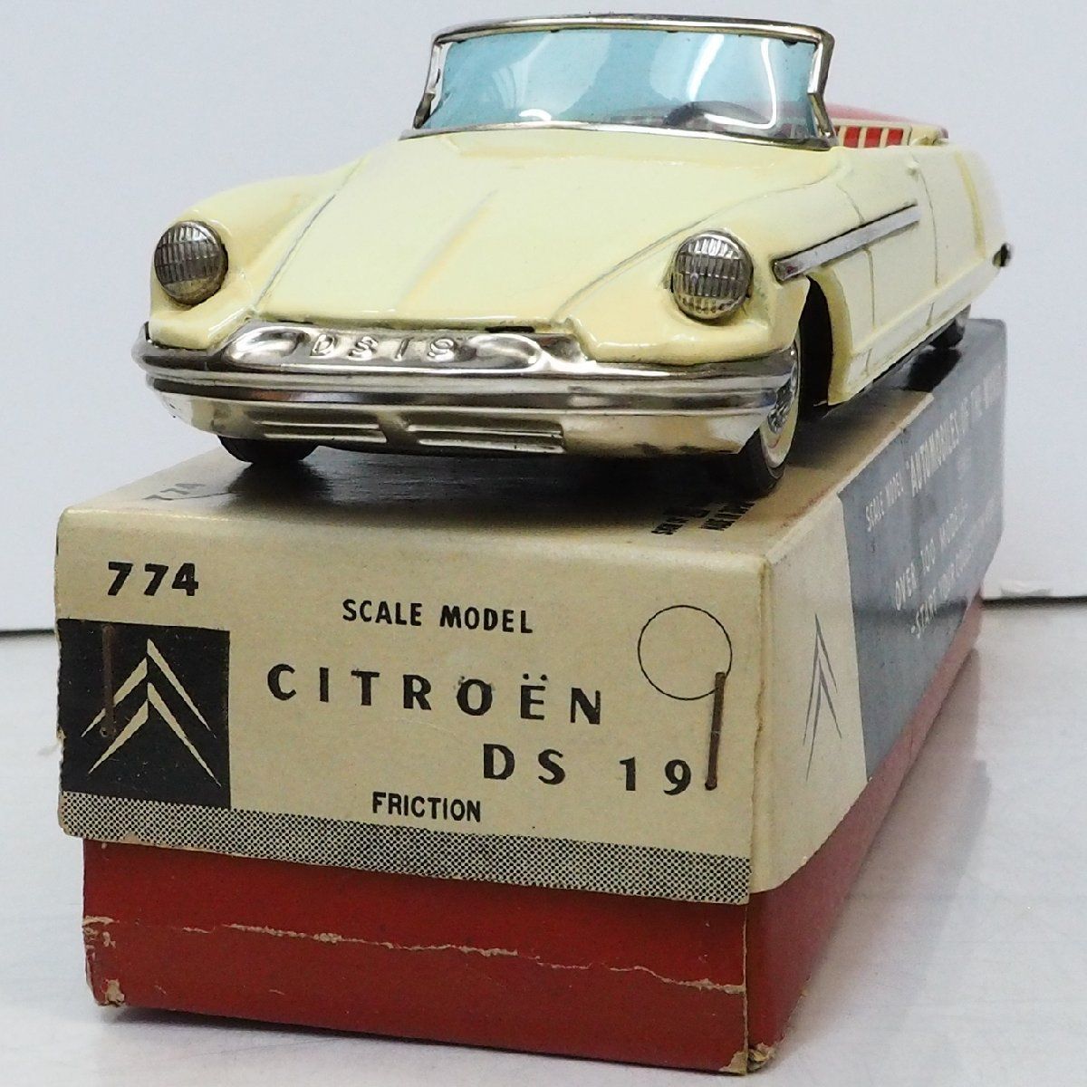萬代屋【シトロエン コンバーチブル白】ブリキ tin toy car赤箱【箱付】 萬代屋【シトロエン コンバーチブル白】ブリキ tin toy car赤箱