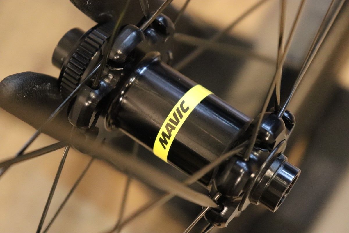 マヴィック MAVIC コメット プロ カーボン COMETE PRO CARBON SL UST DISC カーボン チューブレス シマノ 12/ 11速 【さいたま浦和店】 - メルカリ