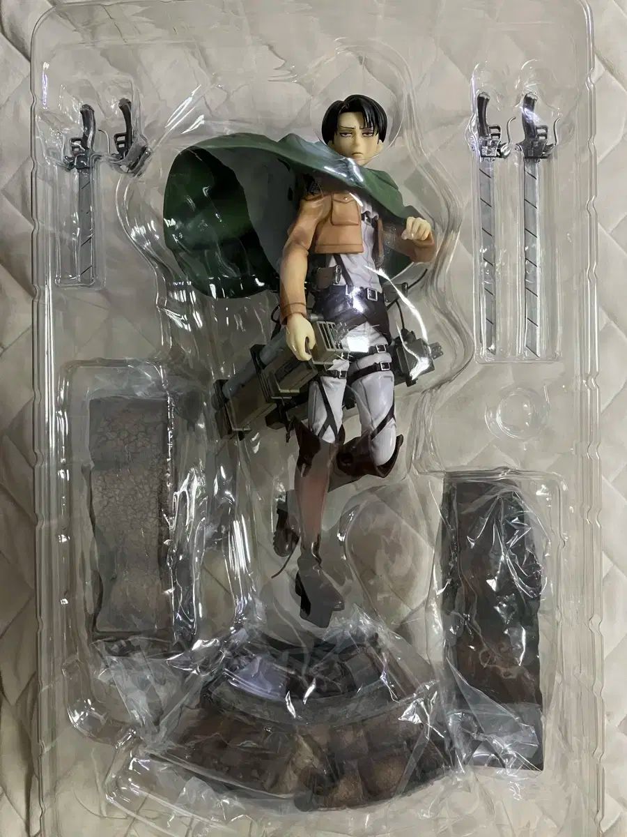 レア】進撃の巨人 リヴァイ兵長 フィギュア PULCHRA レア】進撃の巨人 リヴァイ兵長 フィギュア PULCHRA