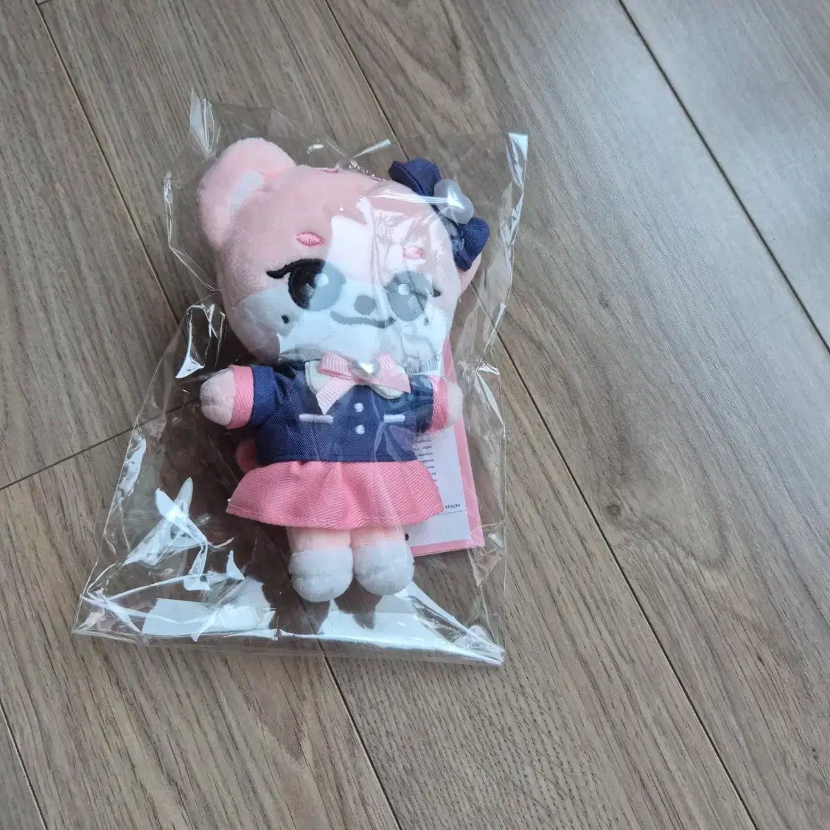 暗黒エンターテイメント　腕うさぎ　ピンク　蓄光　墓場の画廊 暗黒エンターテイメント 腕うさぎ ピンク 蓄光 墓場の画廊