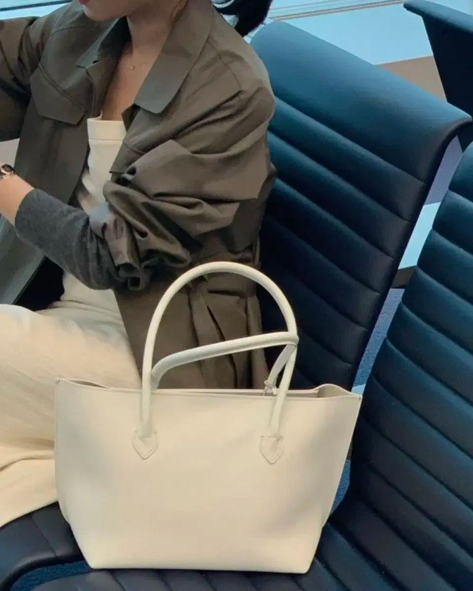 新しいアイテム タグ o SIE SIE シエ ナタリー ベルト付き ジャケット ダークオリーブ S