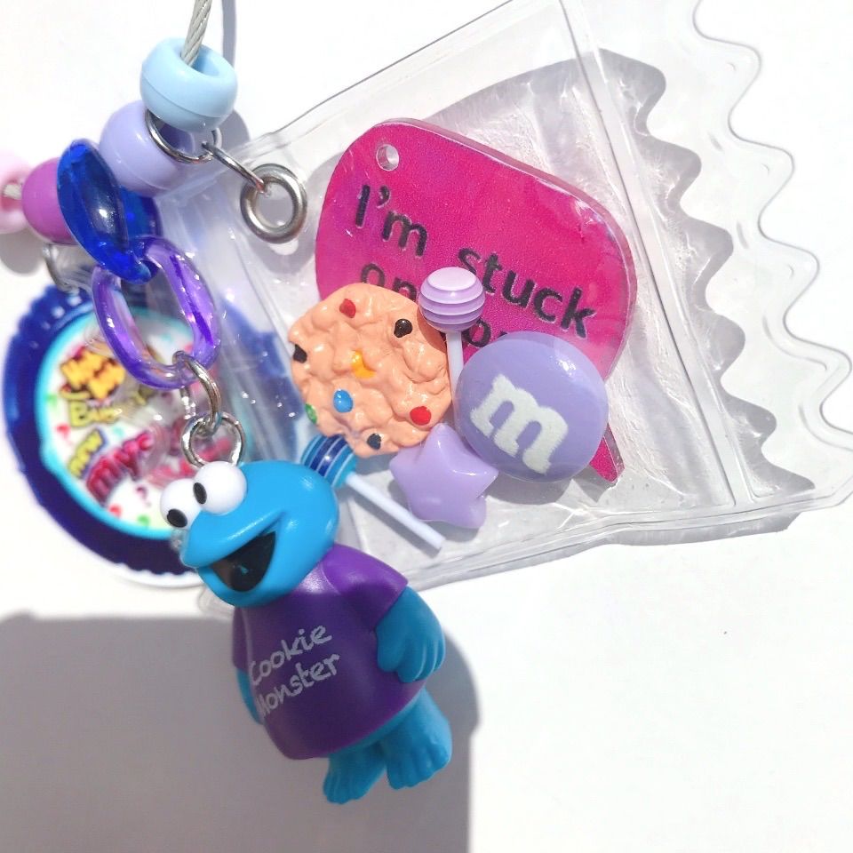 じゃらじゃらキーホルダー クッキー ☆ モンスター - メルカリ