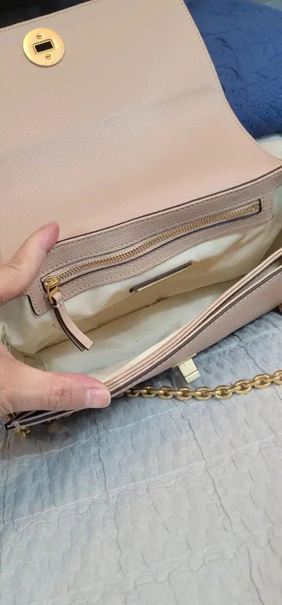 トリーバーチ ベージュ色 チェーン クロスバック