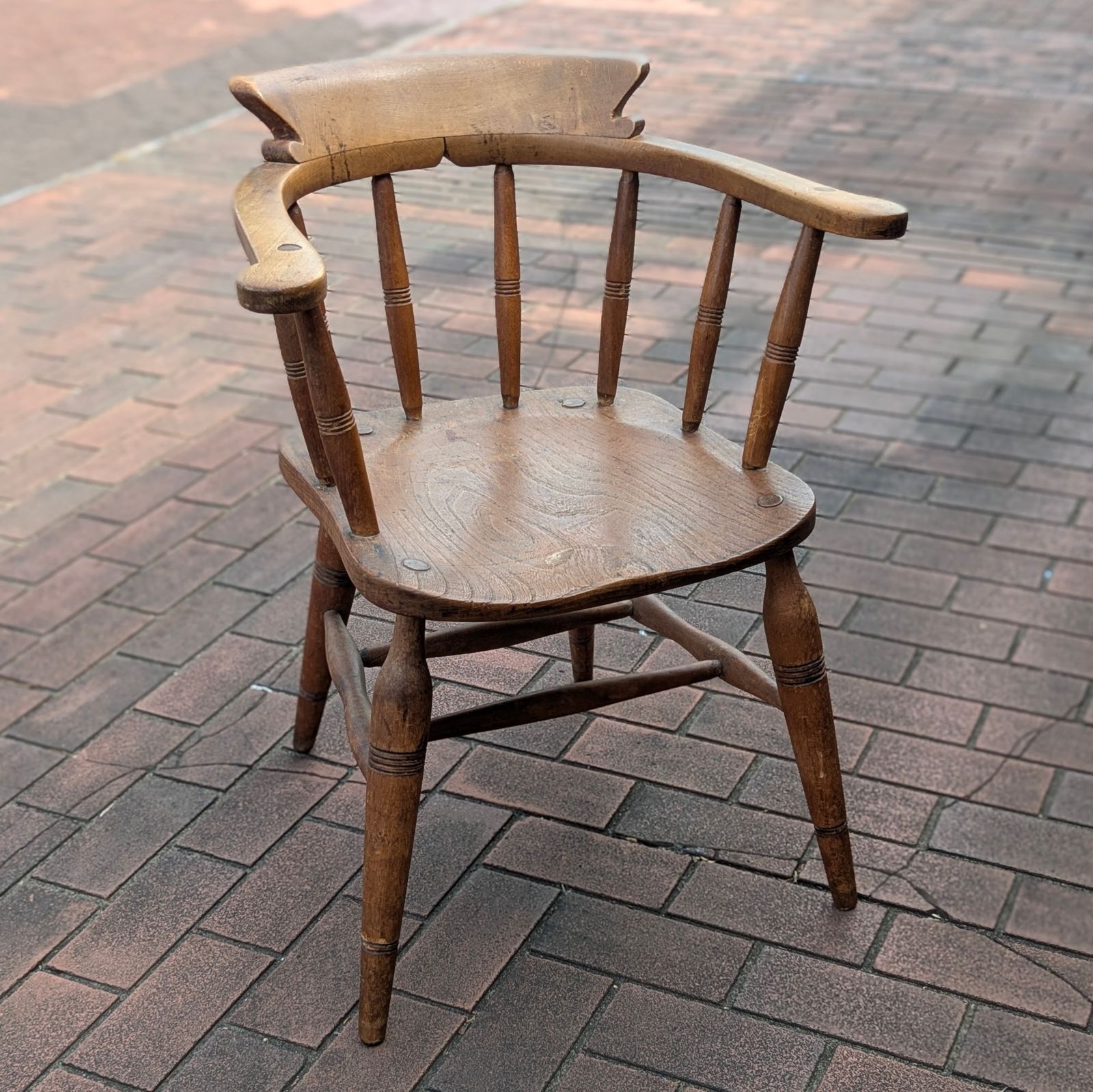 ウィンザーチェア アンティーク アームチェア キツツキマーク