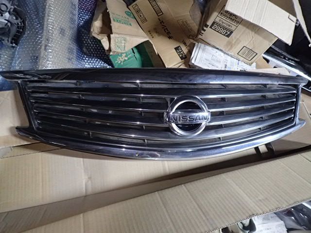 スカイライン　V36 後期　 純正グリル 新品 ニッサン スカイライン V36 純正 フロントグリル 後期
