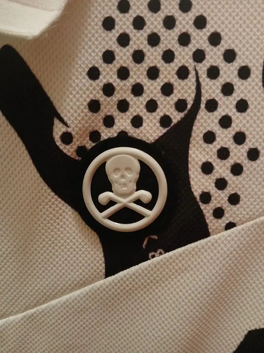 マークアンドロナ