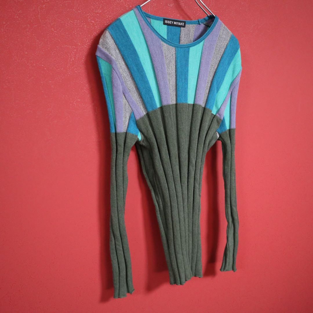 極美品】ISSEY MIYAKE グリーン系 差し色 ストライプ 立体 ニット 