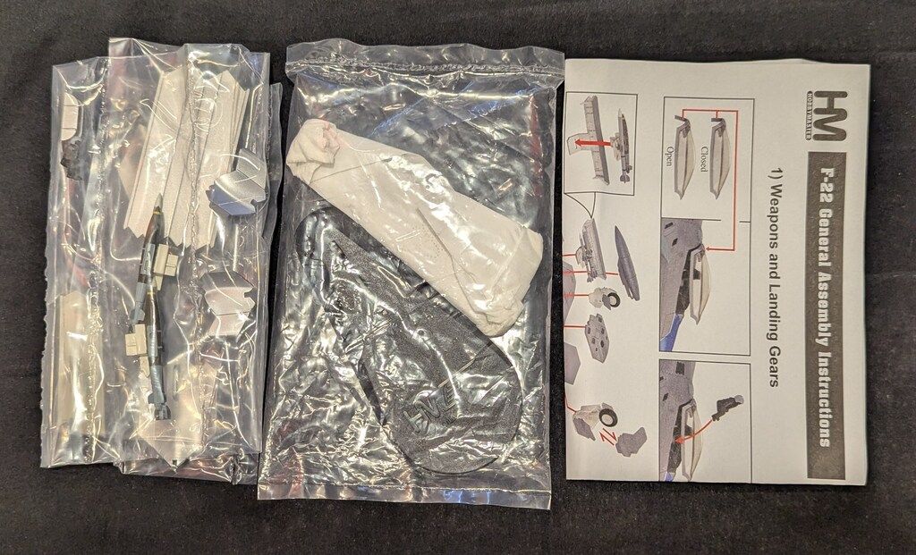 HOBBY MASTER 1/72 F-22 ラプター `第422試験評価飛行隊 クローム塗装`