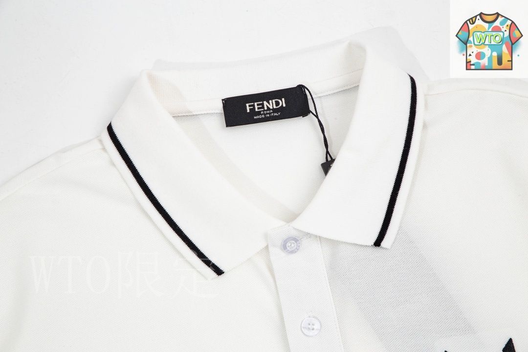 ジン様，専用ページ❤️新品◼️FENDIポロシャツ風，トップス 今日特価】Fendi 小眼睛 LOGO 刺繍 ポロシャツ-1 - メルカリ