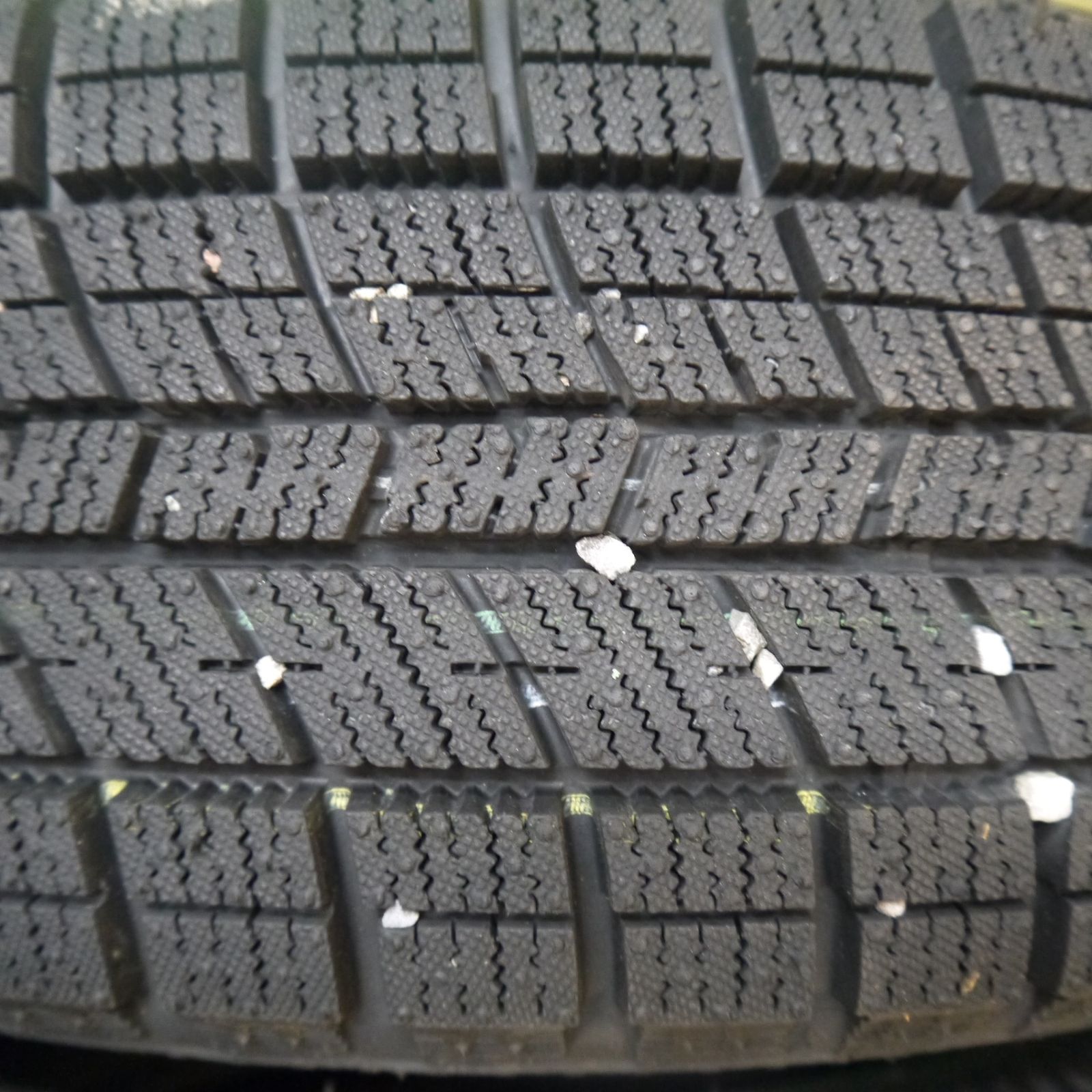 [送料無料] ほぼ未使用！22年★スタッドレス 165/55R15 ナンカン アイスアクティバ AW-1 タイヤ 15インチ 軽サイズ 軽自動車 N-BOX ワゴンR ムーヴ 等★5040103Hスタ