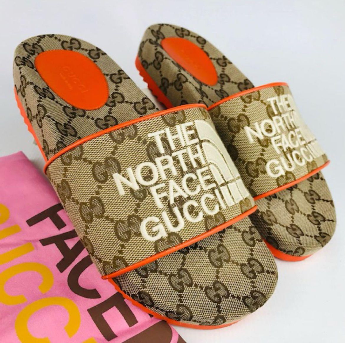 美品GUCCI GUCCI スライドサンダル 26-26.5 シャワーサンダル ビーチ