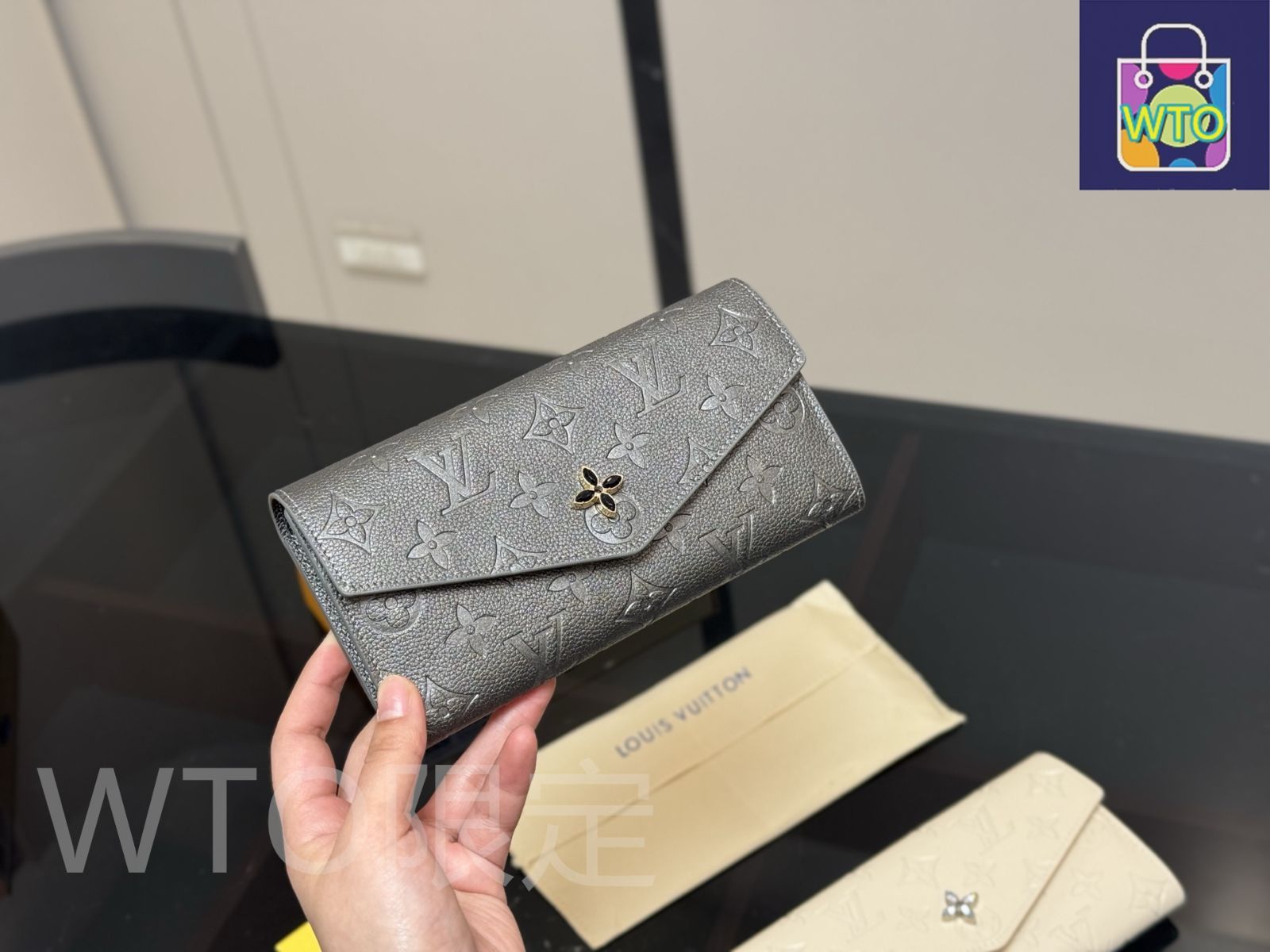専用‼️【デザイン性抜群‼️高見え‼️】VUITTON 長財布　折財布 今日WTO】Louis Vuitton 新製ウォレット（コンパクトサイズ