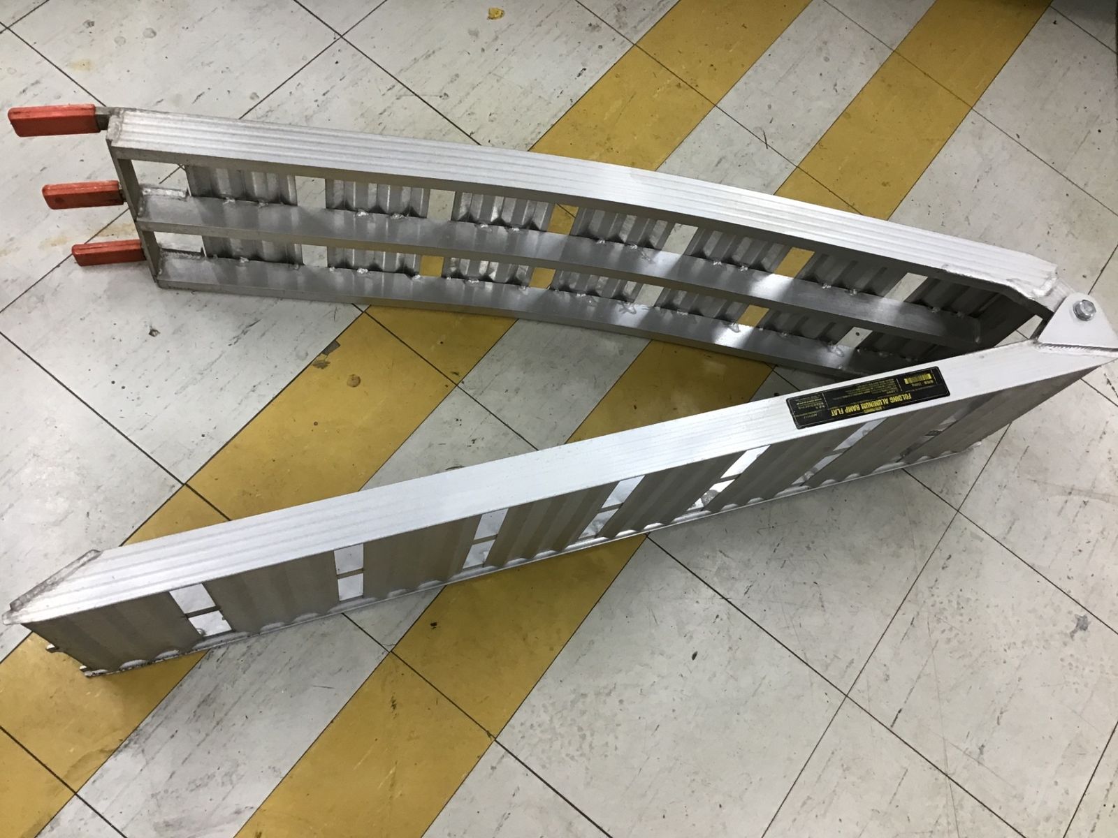 送料無料 動作品