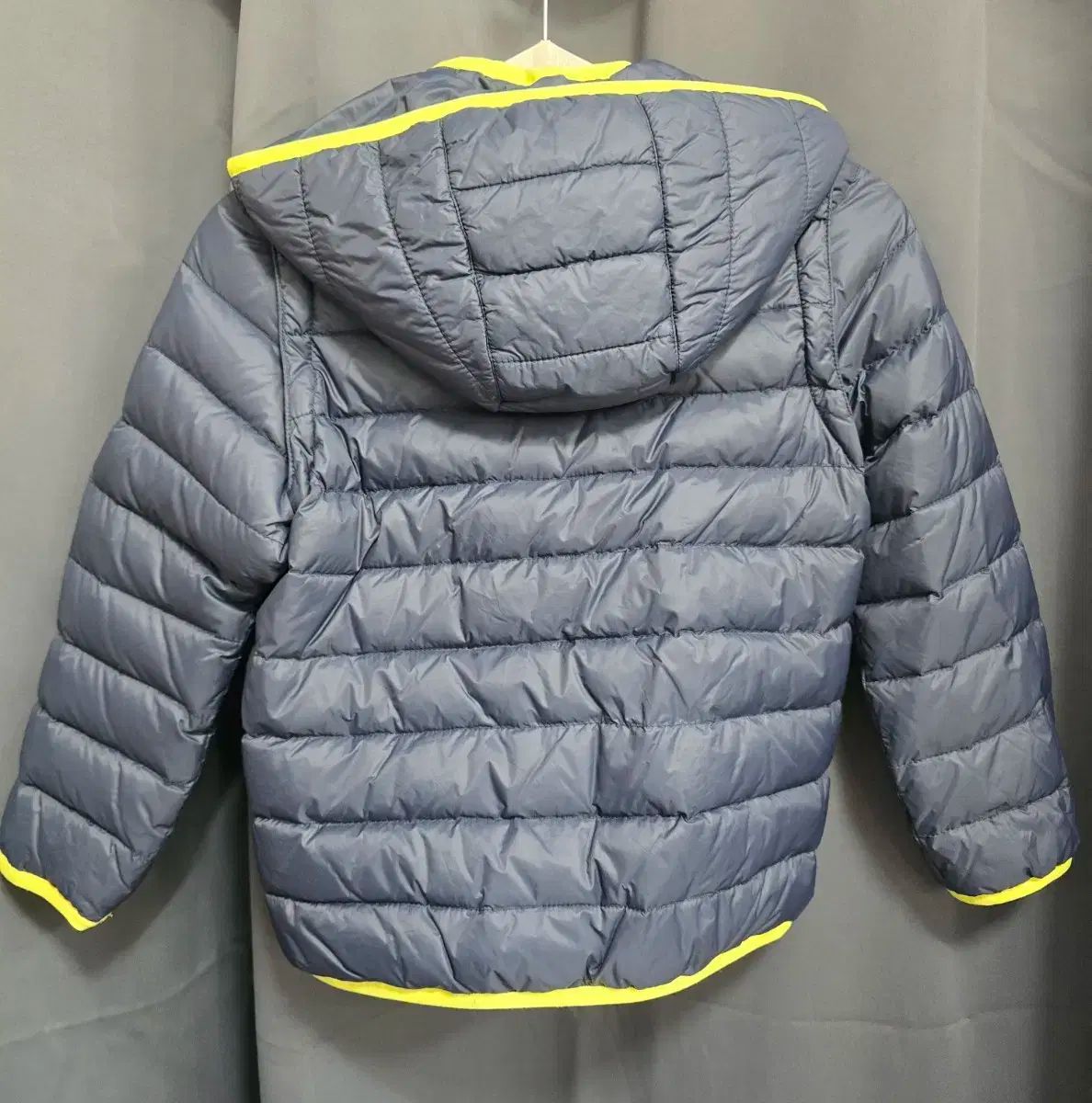 キッズ FENDI フェンディ ネイビー 軽量 ダウン ジャンパー - ベスト