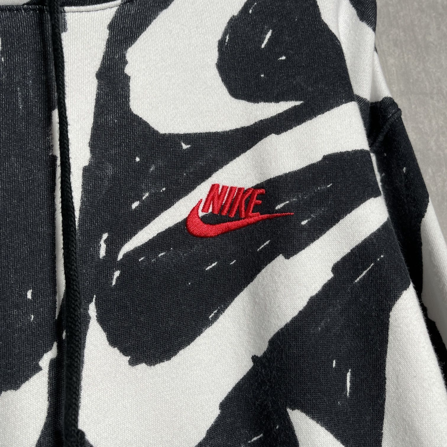 良品】NIKE|ナイキ,刺繍,総柄,プルオーバーフーディ 良品】NIKE|ナイキ,刺繍,総柄,プルオーバーフーディ