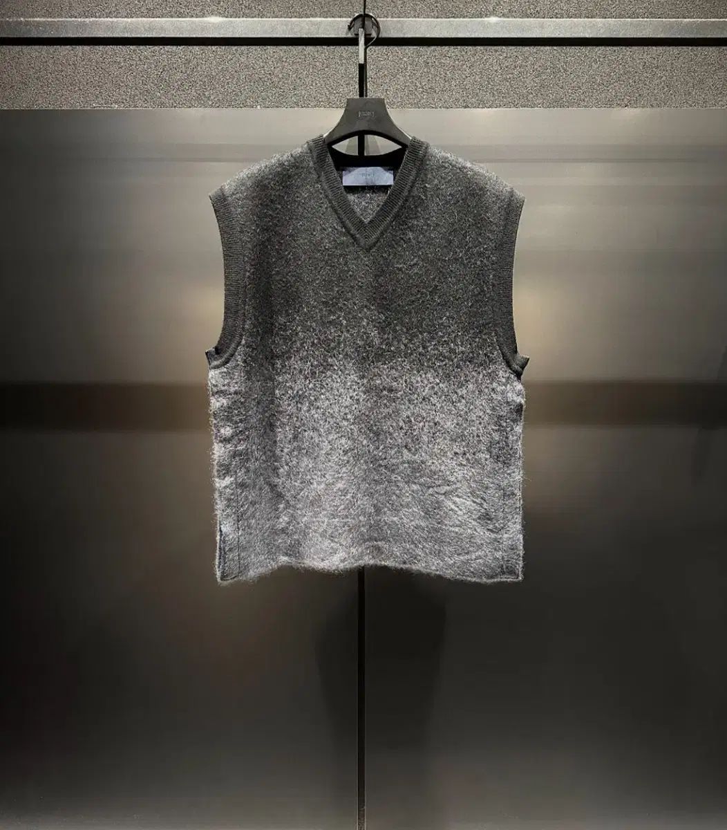 【雷市場（ポンジャン）商品韓国直送】 Juun.J(ジュンジェイ) 24fw グラデーション ニットベスト 50