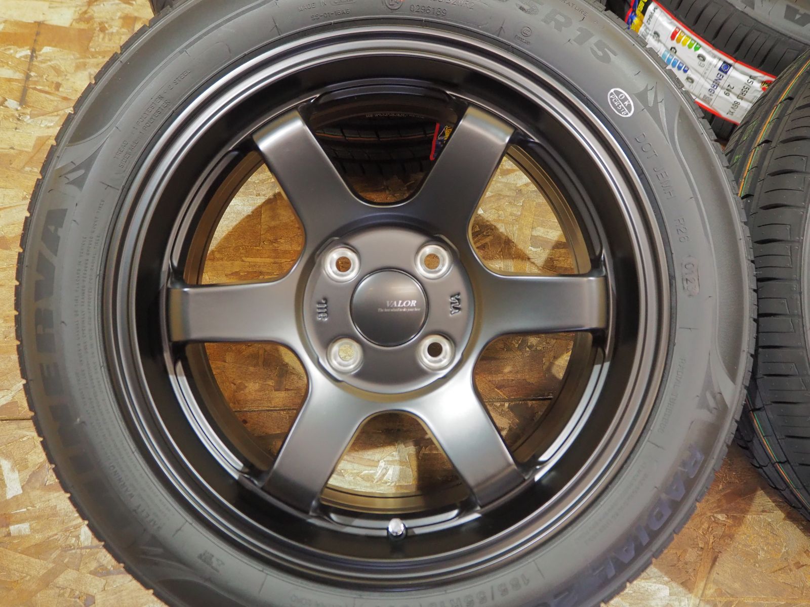 ☆逆ゾリ☆185/55R15 6.5J+38 4H100 新品 人気 軽量 深リム タイヤホイールセット 1台分 bB サクシード プロボックス  ヴィッツ シビック フィット キューブ マーチ デミオ スイフト 引っ張り ツライチ カスタム マットブラック - メルカリ