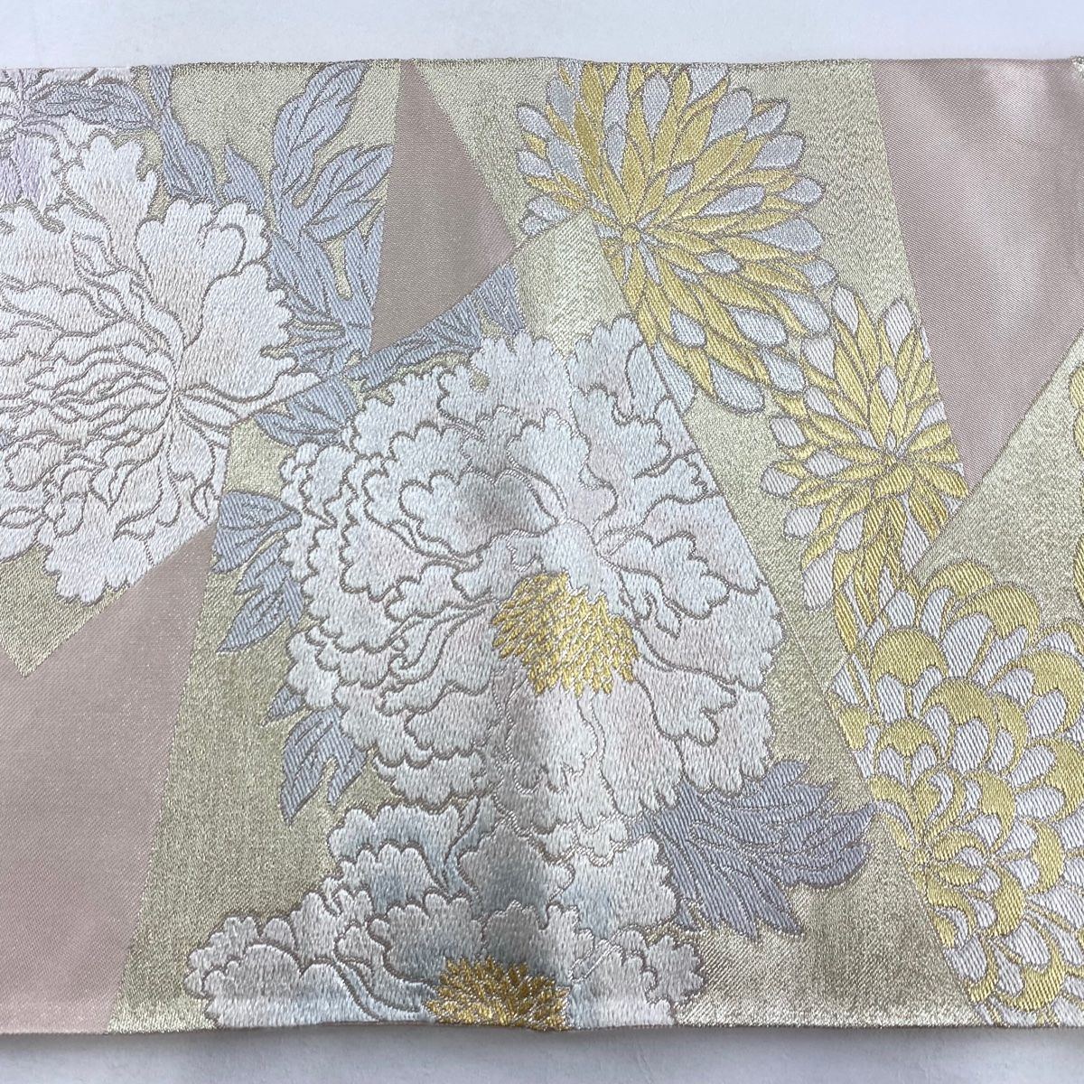 美品】 袋帯 秀品 川島織物 落款 牡丹 菊 金銀糸 刺繍 薄ピンク 六通