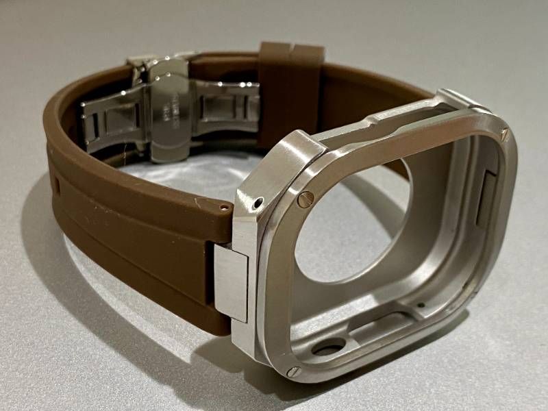 ブラウンシルバー AppleWatchカバーケース 脱着 簡単 保護 49㎜ Ultra カスタム ステンレス ベルト ラバー バンド アップルウォッチ対応