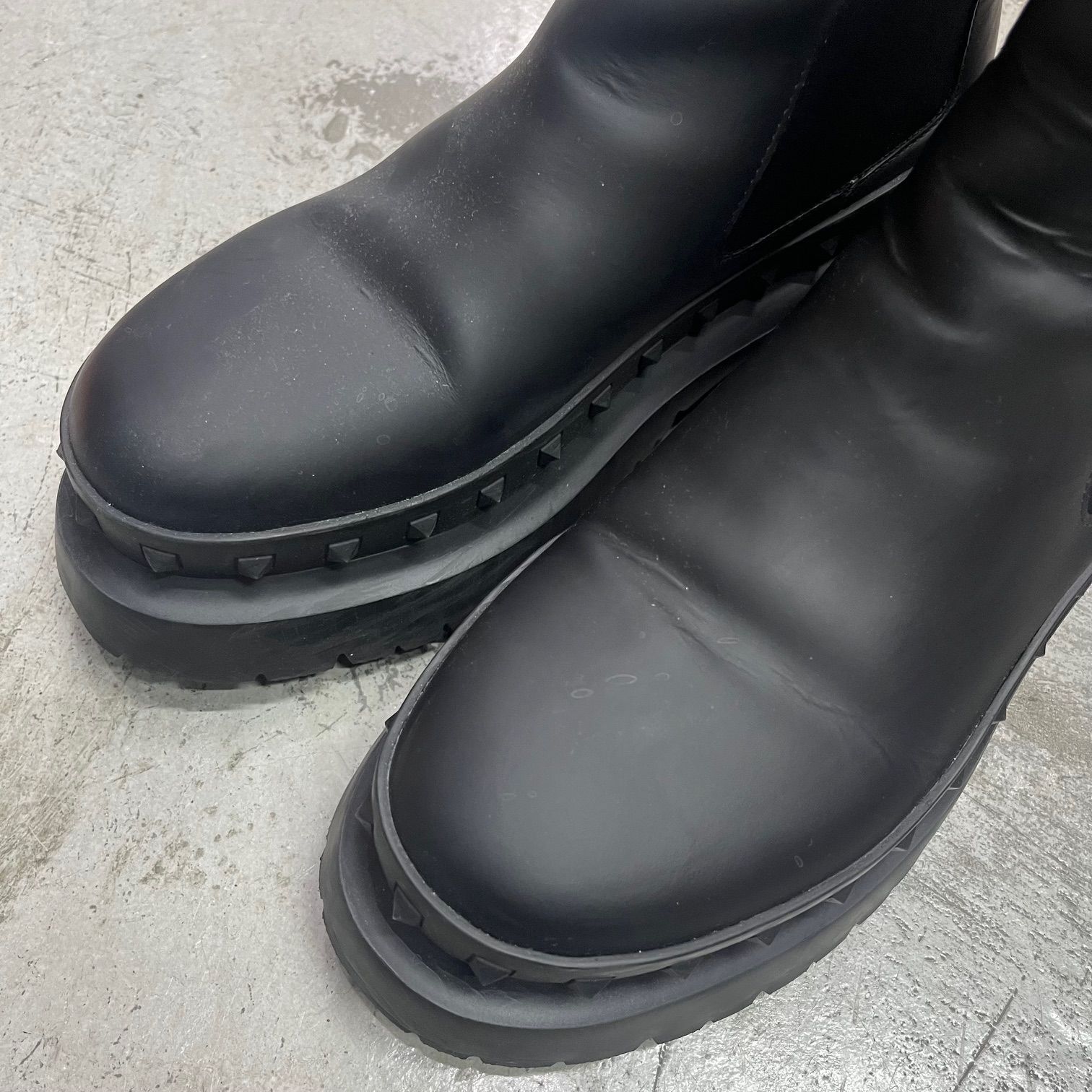 VALENTINO GARAVANI ロックスタッズ レザー サイドゴア ブーツ