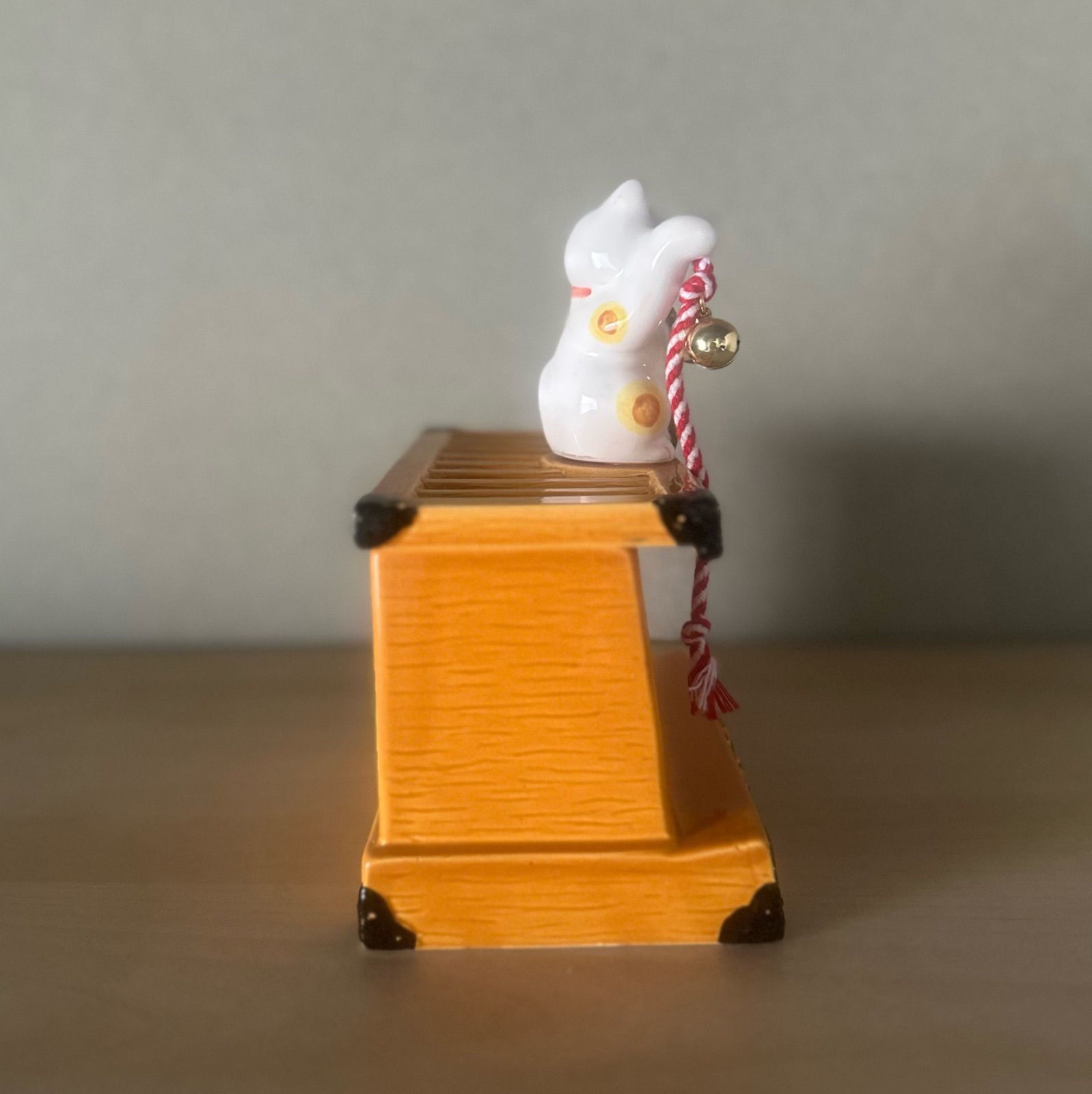 状態良好◇昭和レトロ 貯金箱 賽銭箱 陶器◇白猫 開運 宝くじ 三