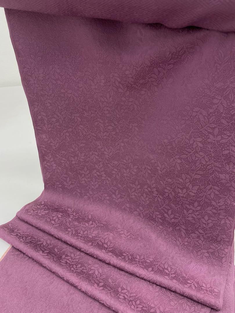 色無地 紋意匠 南天文様 堅牢染 八掛付き 順三国産 バフ色 正絹 反物 色無地 紋意匠 南天文様 堅牢染 純国産 八掛付き 正絹 反物 - メルカリ