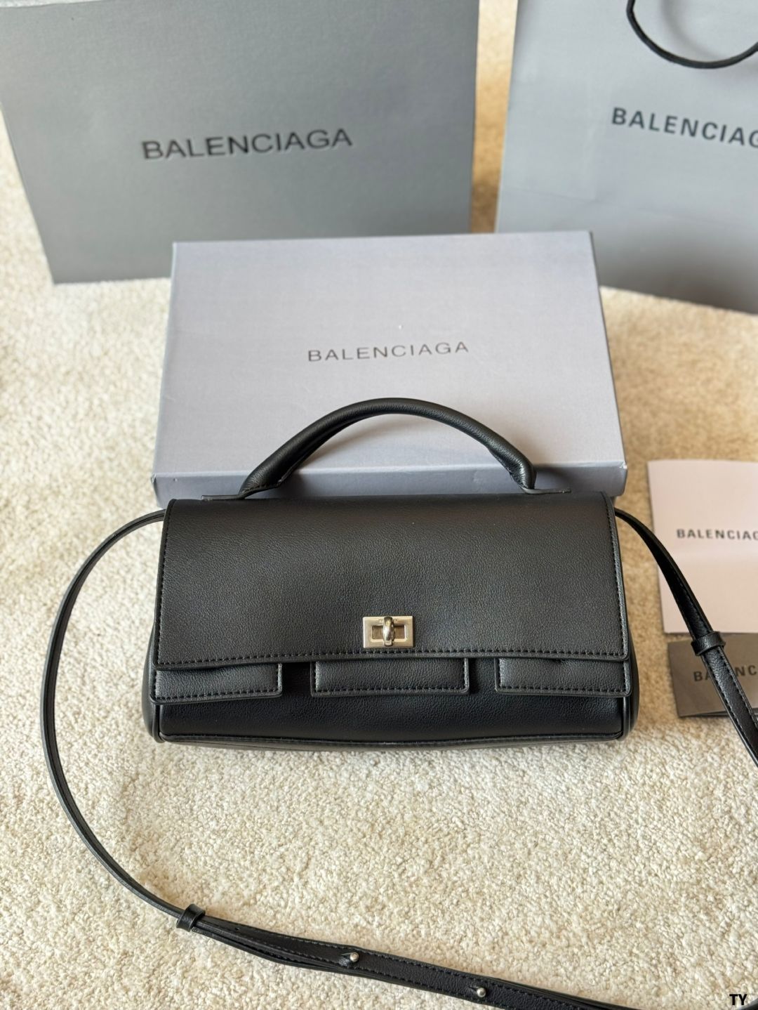 【バレンシアガ】 Clutch Bags クラッチバッグ 新品未使用品 バレンシアガ 本革レザークラッチバック ブラック