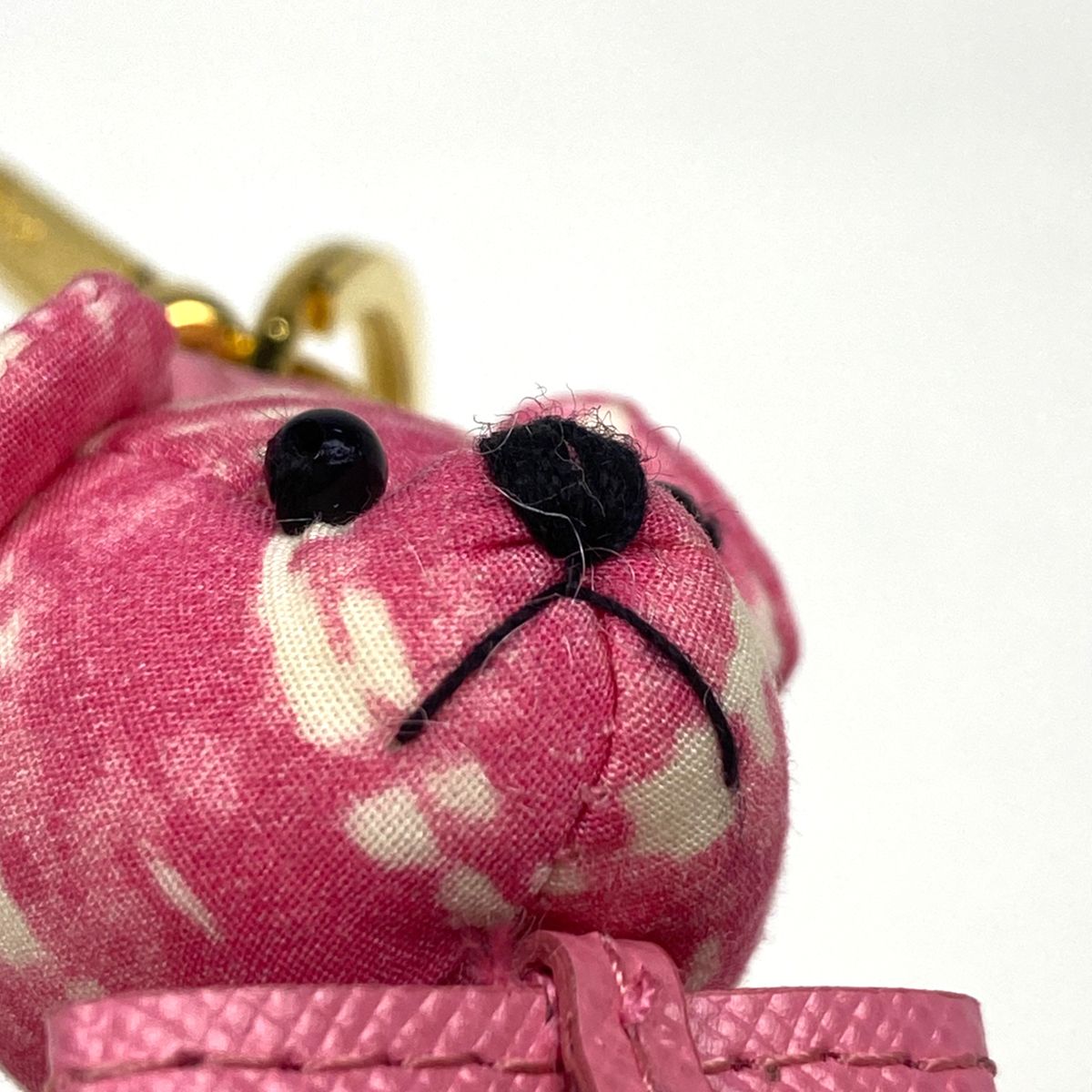 美品 PRADA プラダ ベア テディベア ロゴ プレート キーホルダー ピンク org.jpg