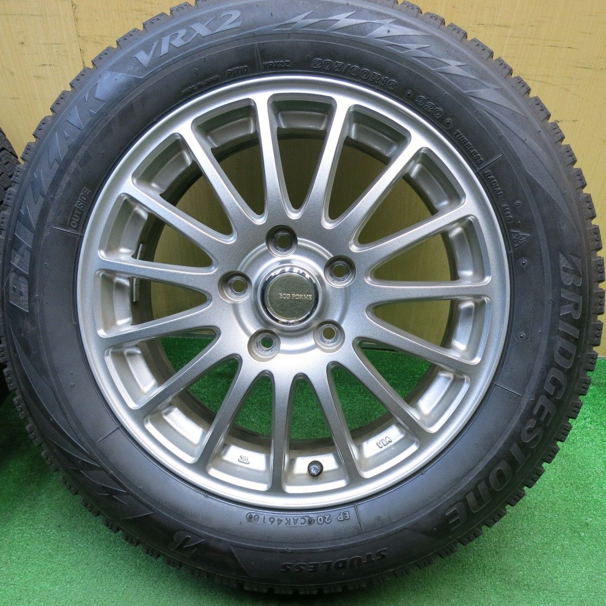 バリ溝 マナレイスポーツ 16インチスタッドレス 205⁄60R16