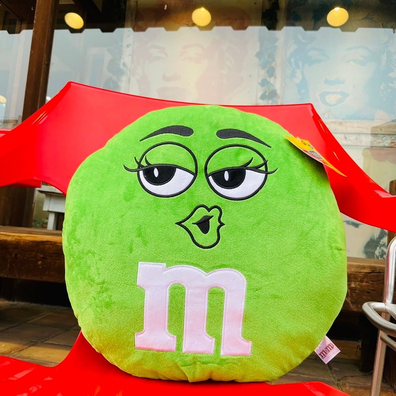 エムアンドエムズ ビックぬいぐるみ