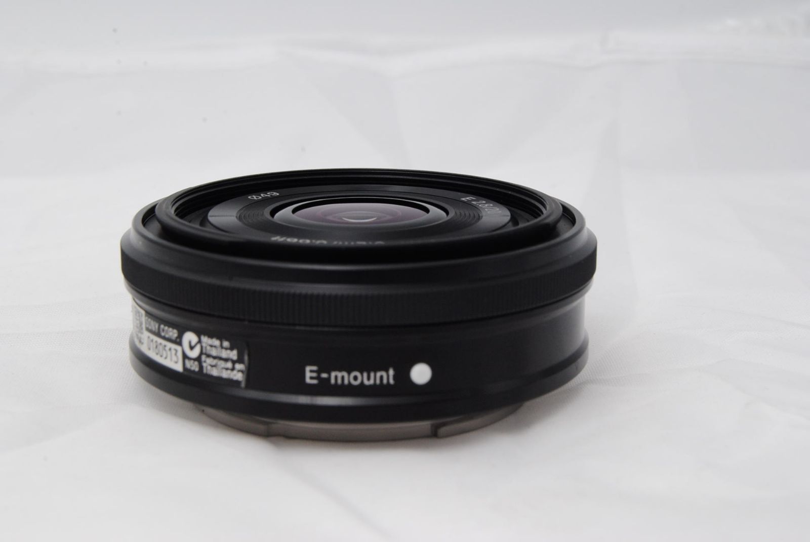 元箱付き！新品級 ☆ SONY E 20mm F2.8 ソニー SEL20F28 Eマウント用 APS-C専用 単焦点レンズ SONY 単焦点レンズ  E 20mm F2.8 ソニー Eマウント用 APS-C専用 SEL20F28 E20mm F2.8 と SONY α6700  でコンパクトなスナップシューター!! 唯一無二の広角単焦点パンケーキレンズ ...