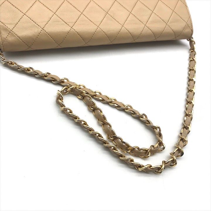 CHANEL シャネル ココマーク マトラッセ ラムスキン プッシュロック