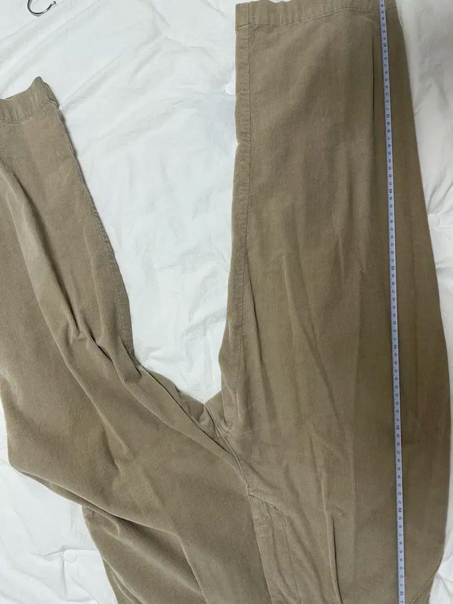 片あご コーデュロイパンツ