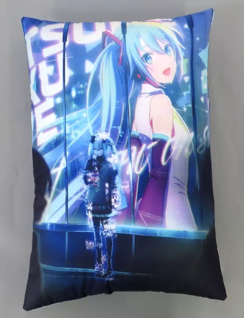 セール商品が満載 中古】クッション・本体 プラチナムザッカアート デザインB タオル・ハンカチ