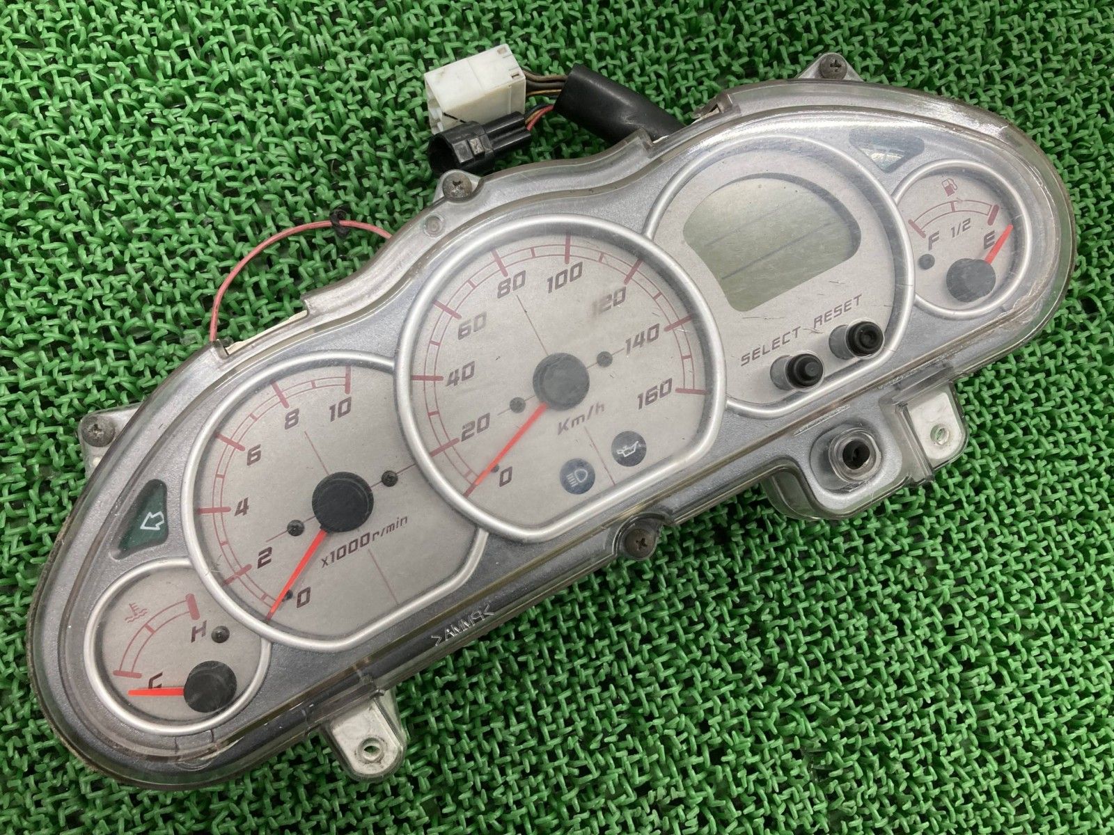 マジェスティC メーター ヤマハ 純正 中古 バイク 部品 SG03J マジェC