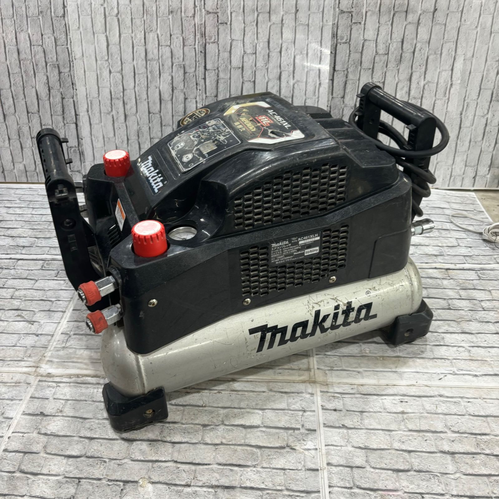☆マキタ(makita) 常圧/高圧エアコンプレッサー AC461XLB【川口店 