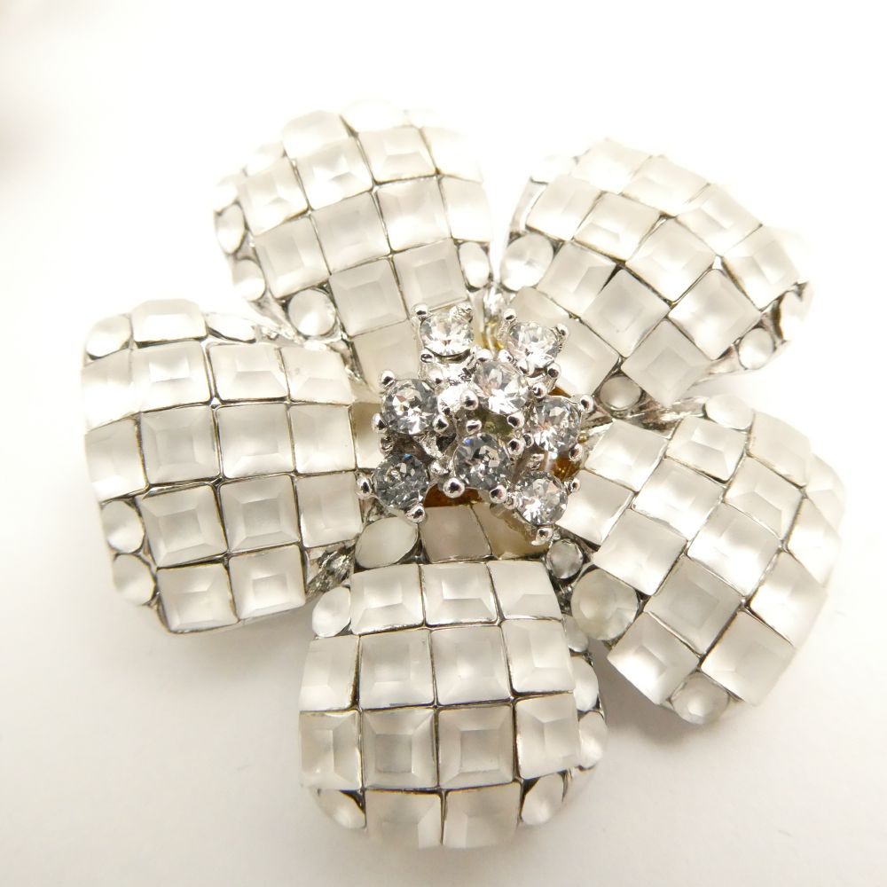 美品 FOXEY フォクシー Fleur ホワイト ブローチ ライトストーン