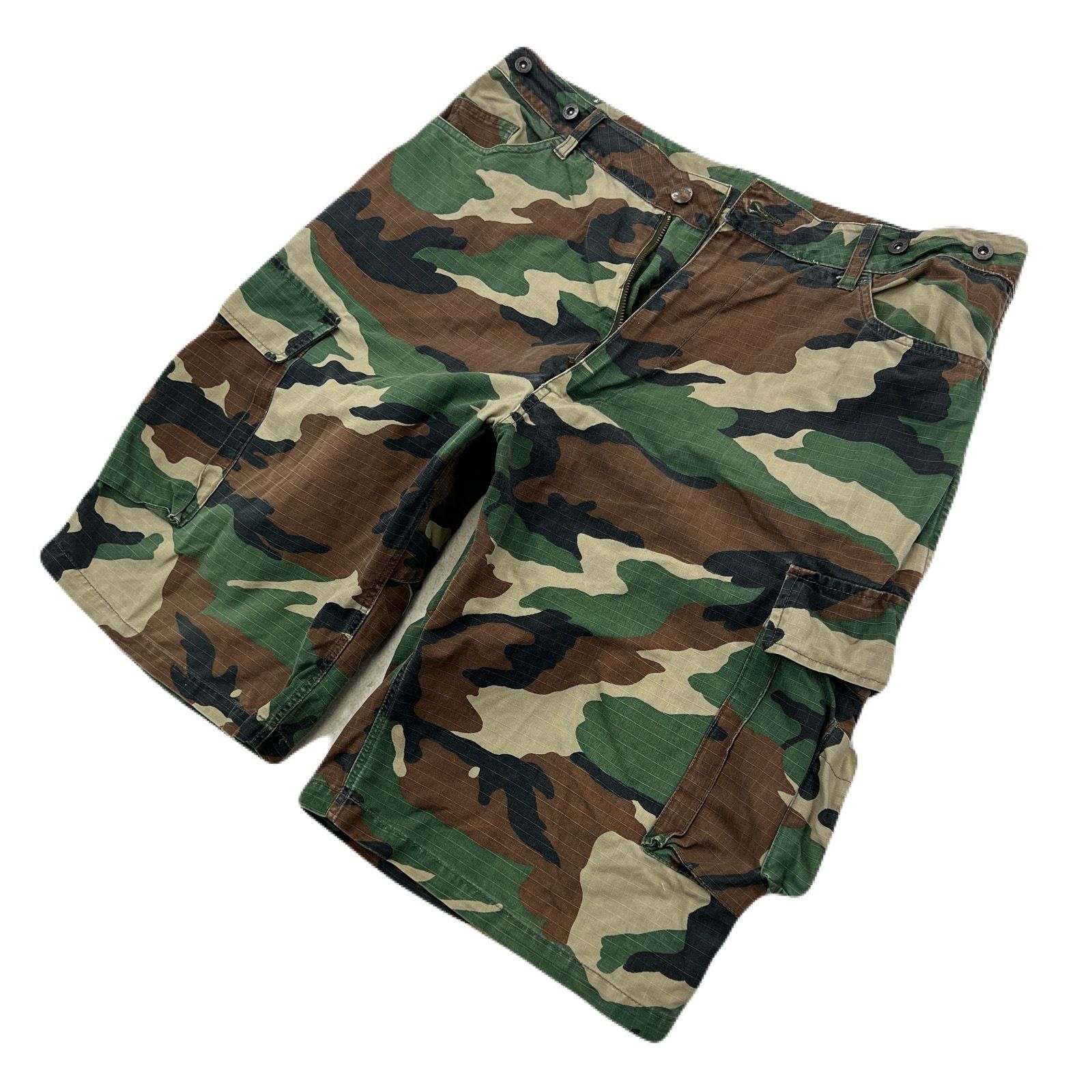 d.i.a ミリタリー柄　ショートパンツ　xs d.i.a ミリタリー柄 ショートパンツ xs d.i.a ミリタリー柄