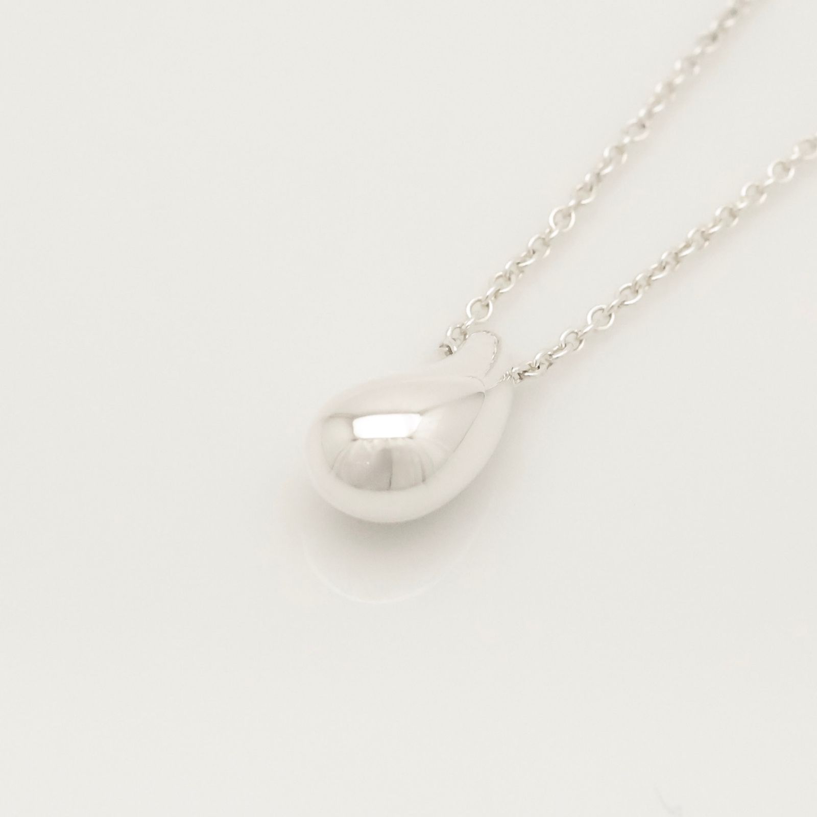 TIFFANY&CO.ティアドロップ5Pネックレス　エルサプレッティ　925 TIFFANY&Co. ティファニー ネックレス ティアドロップ Pt950