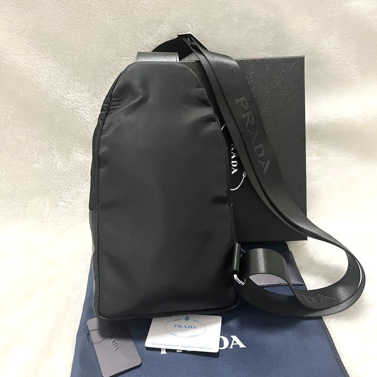 新品✨PRADA プラダ ボディバッグ・ウエストポーチ ショルダーバッグ