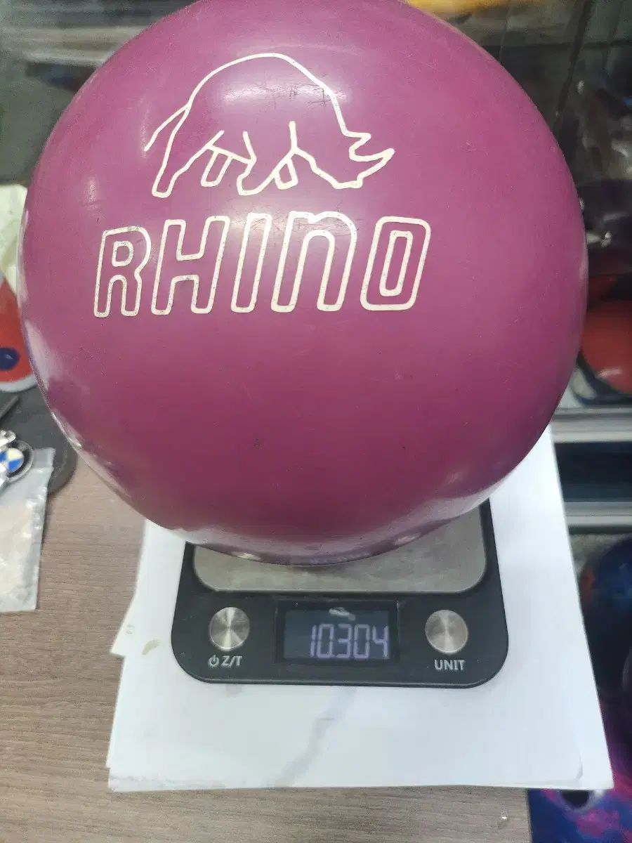 卍 ウレタン製ボウリングボール