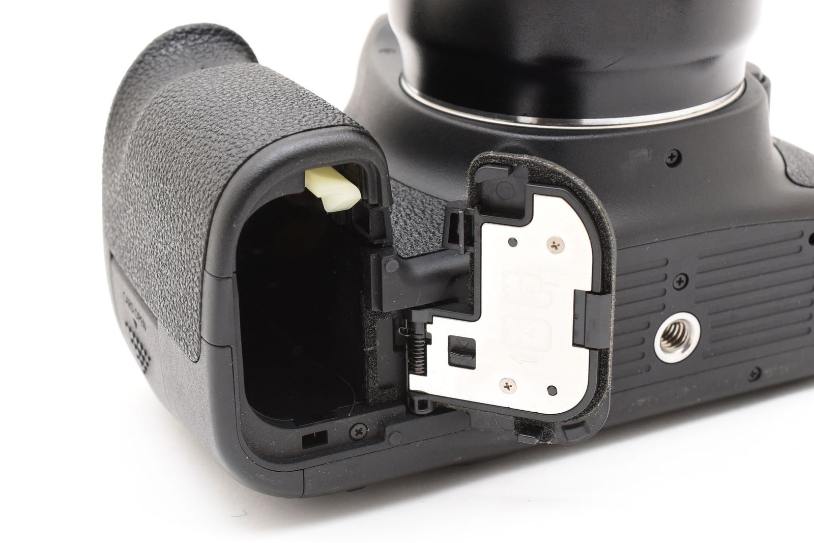 Canon EOS 6D 5,857ショット!! 標準～中望遠レンズ #8430 Canon EOS 6D 5,857ショット!! 標準～中望遠レンズ #8430 - メルカリ