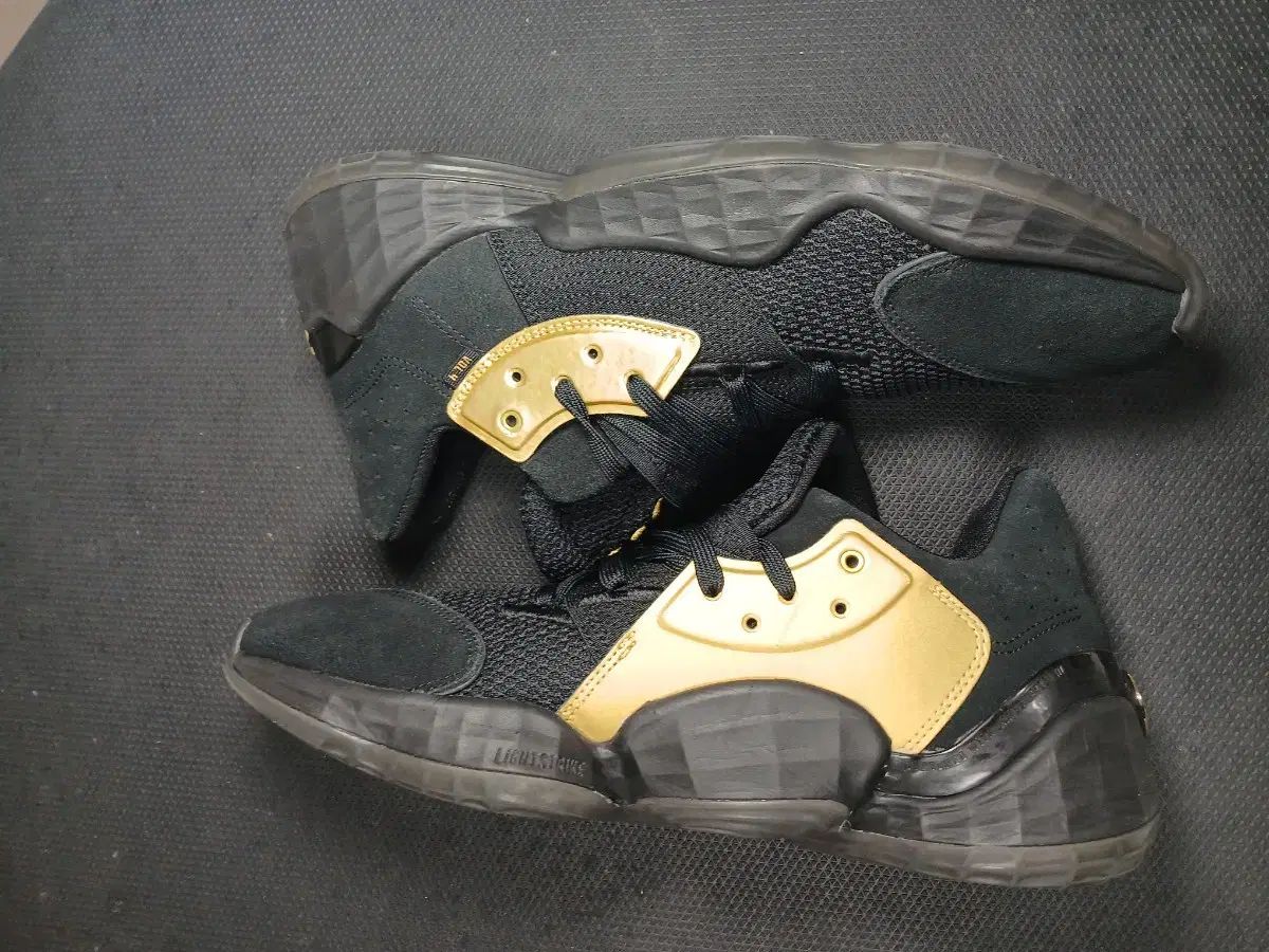 adidas アディダス ハーデン Vol 4 バスケットシューズ 275 290 ありがとう