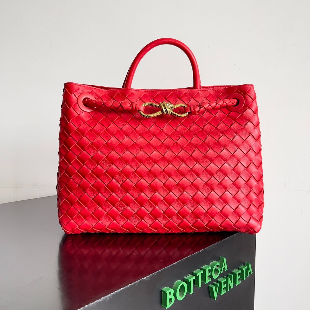 新品未使用極美品 BOTTEGA VENETA ボッテガヴェネタ Andiamo Handbag レッド ハンドバッグ トートバッグ ショルダーバッグ  - メルカリ