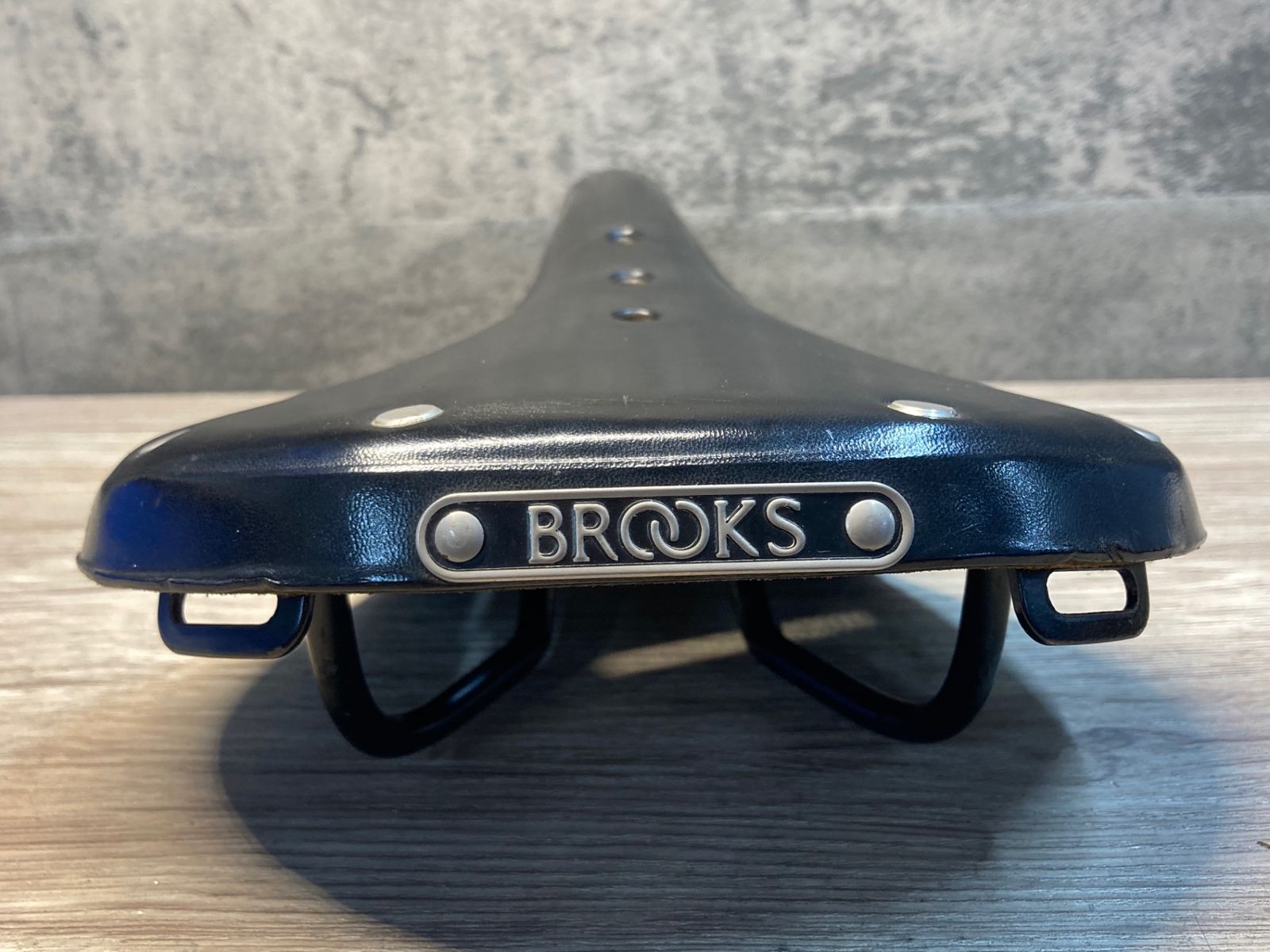BROOKS B17