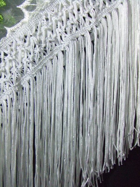 ホワイト&バラ刺繍レース マントン