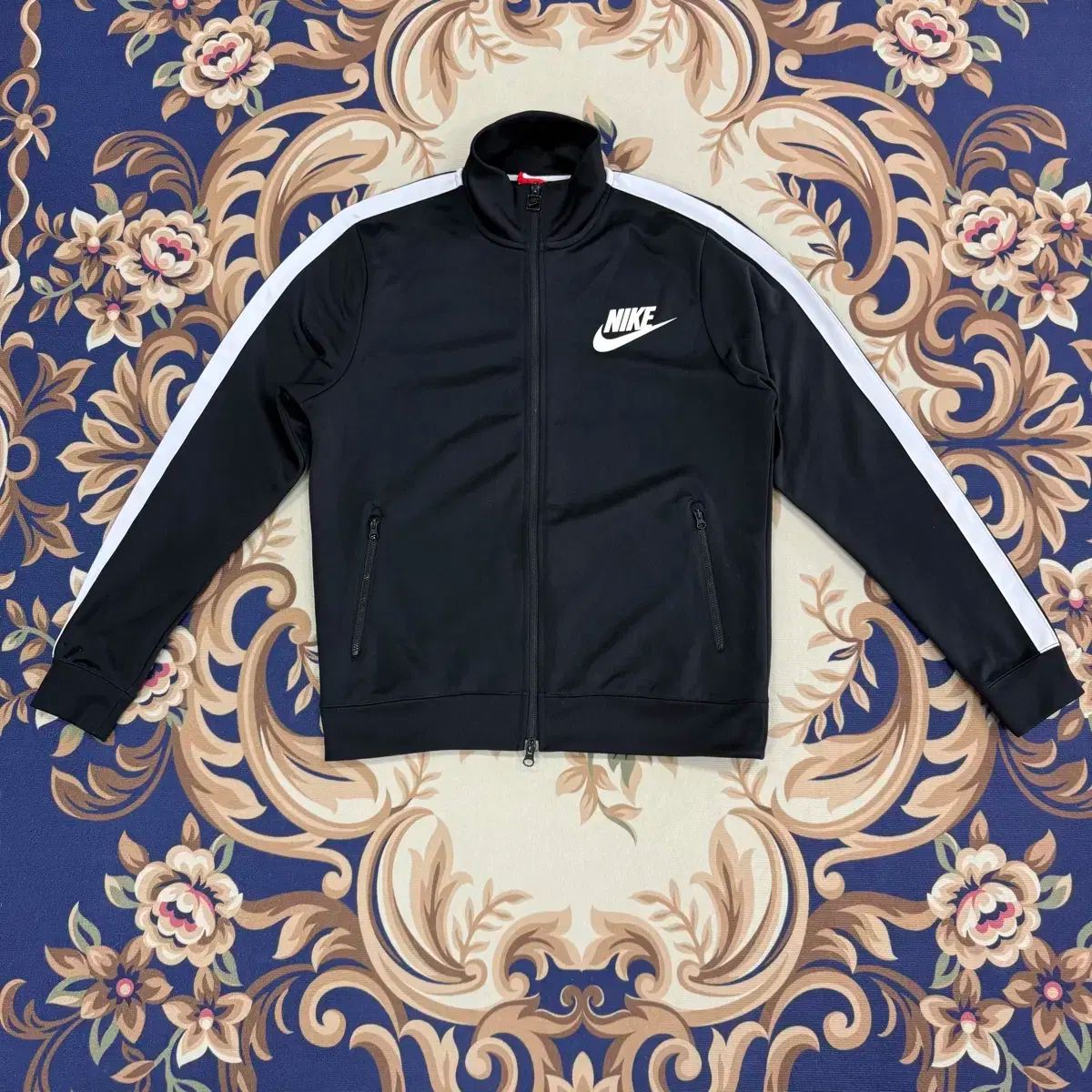 (L)NIKE ナイキ サイドライン トラックジャージ ジャージ (ブラック 白 黒)