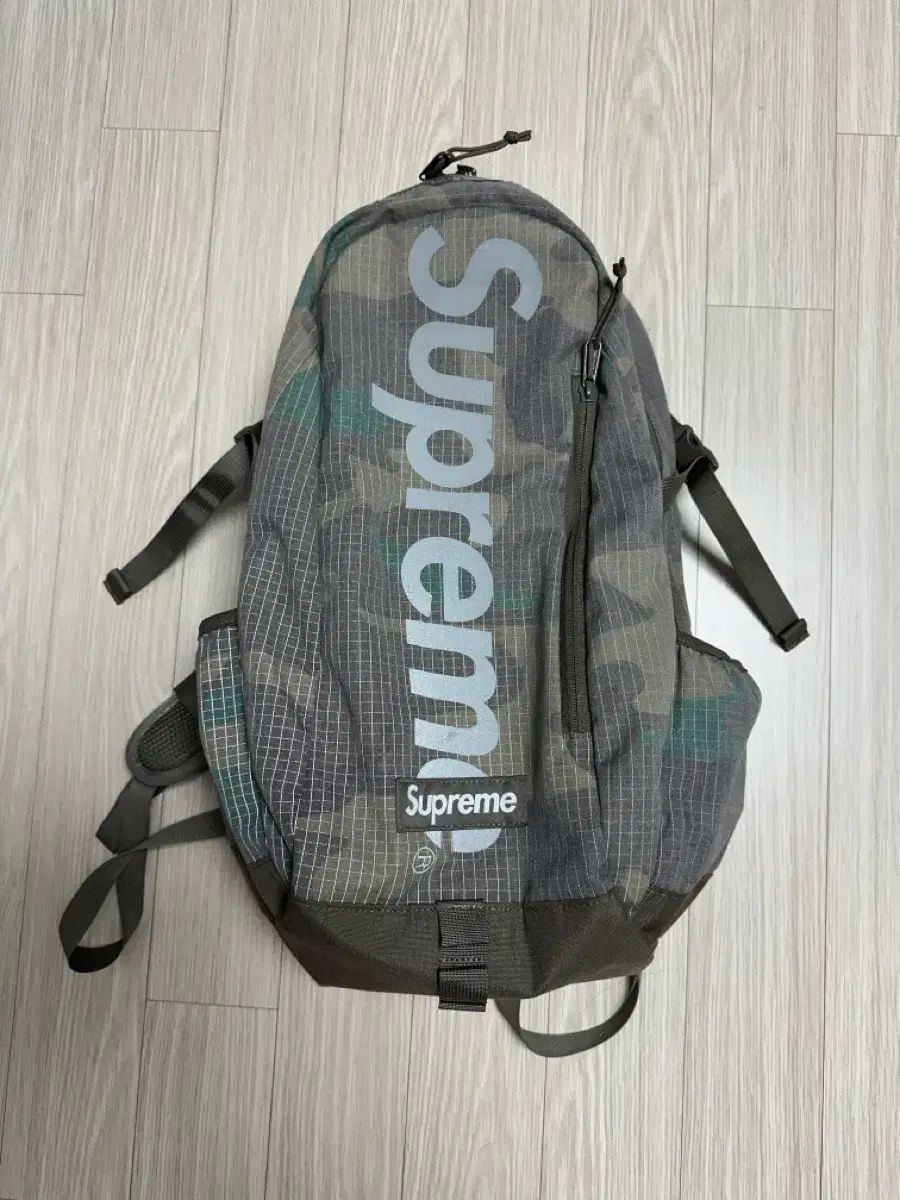 シュプリーム24SS バックパック ウッドランドカモ Supreme シュプリーム 2024SS Backpack バックパック ウッド