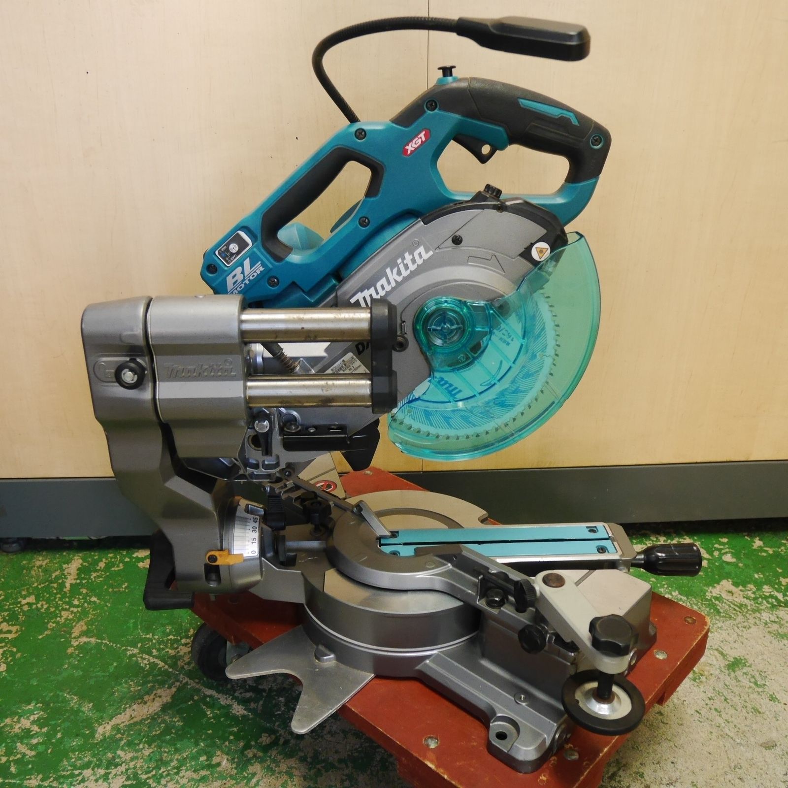 キレイ マキタ 165mm 充電式 スライド マルノコ LS001G 電動 工具 切断機 丸のこ 丸ノコ 丸鋸 木工用 makita